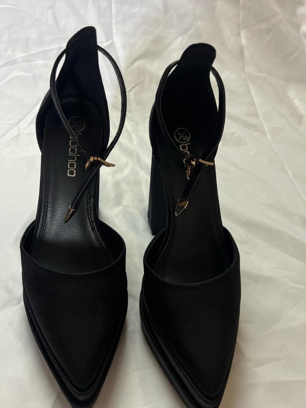 Steve Madden Women's Black Courts